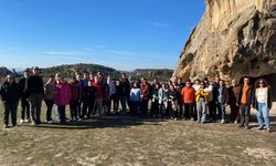 Engelli bireyleri yangının yaralarını sarmak için fidan dikti