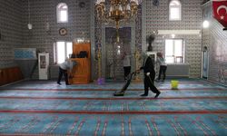 Camilerde hummalı Ramazan temizliği