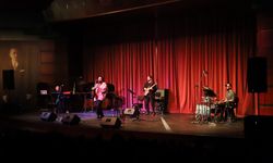 Anıl Şallıel müzikseverlere unutulmaz bir konser verdi