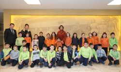 Minik öğrencilerden Başkan Ünlüce'ye anlamlı ziyaret