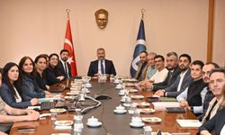 Rektör Adıgüzel’in katılımıyla “AUPRESS Dergi Editörleri Değerlendirme Toplantısı” yapıldı