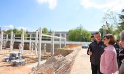 Kurtuluş Kapalı Pazar Yeri'nin yarısı tamamlandı