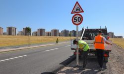 Bakımı tamamlanan yollar çizgileriyle güvenli hale geliyor