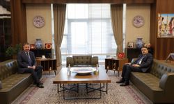 Eskişehir Valisi Dr. Erdinç Yılmaz, Kütahya Valisi Musa Işın’ı ziyaret etti