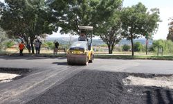 Birlik Caddesinde yol yapım onarım çalışması sona erdi