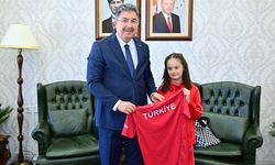 Vali Yılmaz, Milli Takım Kampına davet edilen başarılı sporcuyu ağırladı
