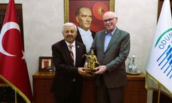 Adnan Karamanlı ve yönetimi, Kazım Kurt'u ziyaret etti