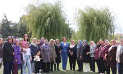 Sakarıkaracaören Mahallesinin kadınları Eskişehir'i gezdi