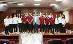 Başkan Kurt, Odunpazarı Spor Kulübü Kadın Hentbol Takımı oyuncularını ağırladı