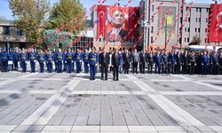 Eskişehir’de Cumhuriyet Bayramı kutlamaları çelenk sunma töreniyle başladı