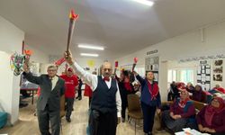 Odunpazarı'nda koca çınarlar piyes ve baloyla 29 Ekim'i kutladı