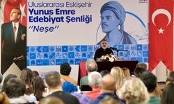 Uluslararası Eskişehir Yunus Emre Edebiyat Şenliği'nde yıldız yağmuru