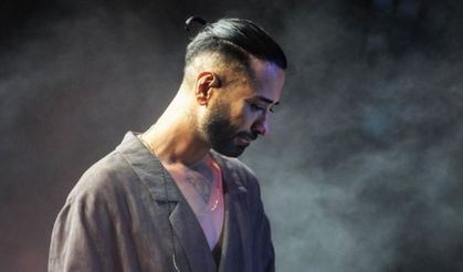 Ünlü şarkıcı konser yolunda kaza geçirdi!