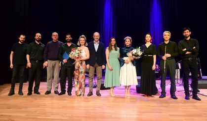 “90’lar Pop Konseri” müzikseverlere keyifli dakikalar yaşattı