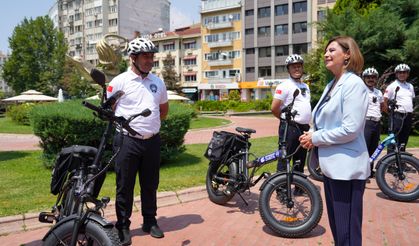 Zabıta elektrikli bisikletlerle göreve başladı