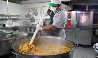 Her gün 600 kişilik sıcak yemek ihtiyaç sahiplerine ulaşıyor