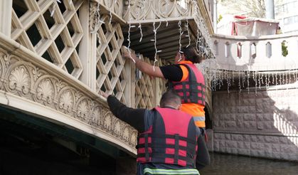 Kentin ışıklandırmaları ile akşam manzarası değişiyor