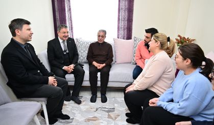 Depremzede aileye anlamlı ziyaret
