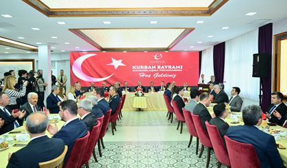 Eskişehir protokolü bayramlaştı, Vali Yılmaz sürücüleri uyardı!