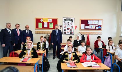 Doktor Mustafa Çamkoru Ortaokulu törenle hizmete açıldı