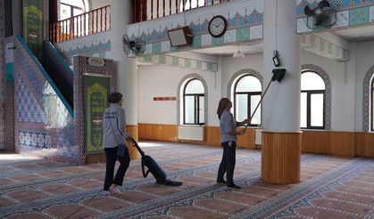 Camiler bayram namazına hazırlanıyor