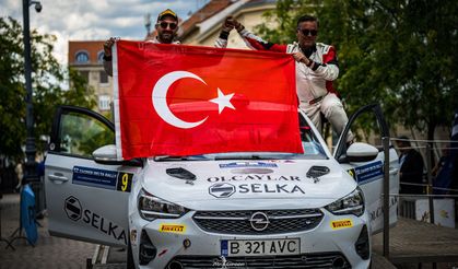 Yine göğsümüzü kabarttılar!