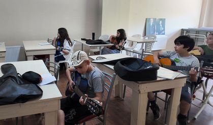Çocuklar yaz tatilini dolu dolu geçiriyor