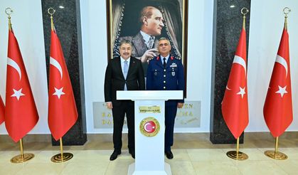Hava Korgeneral Erdoğan Gür, Eskişehir Valisi Yılmaz’ı ziyaret etti.