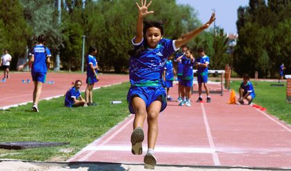 Genç sporcuların Atletizm Yaz Okulu çalışmaları sürüyor