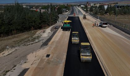 Büyükşehir'den 100. Yıl Bulvarı'na asfalt çalışması