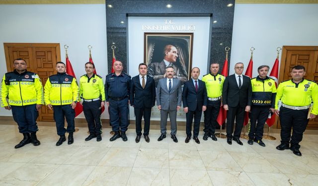 Trafik personellerine başarı belgesi takdim edildi