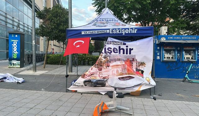 AK Parti standına çirkin saldırı