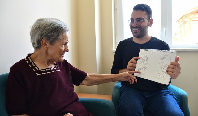 Alzheimer hastaları dil becerilerini geliştiriyor