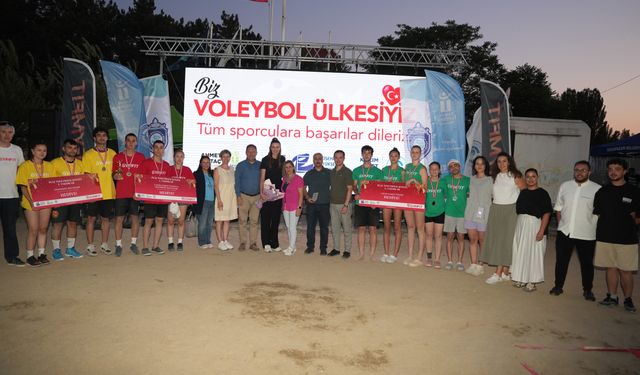 Plaj Voleybolu Şenliği sona erdi