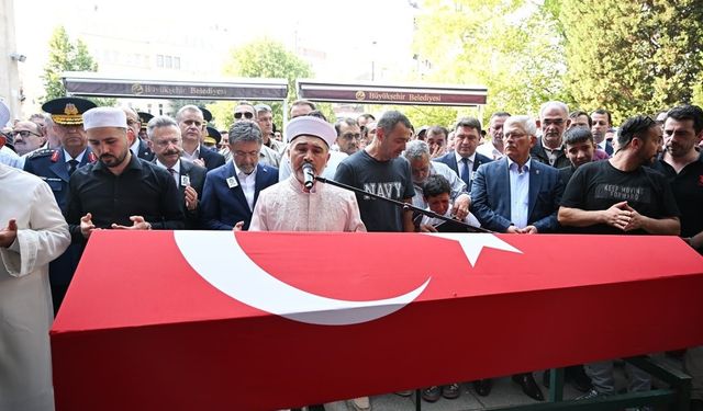 Eskişehir şehitlerine ağlıyor! Eyüp Dereli törenle toprağa verildi