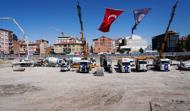 Kurtuluş Kapalı Pazar Yeri'nin temel atma töreni gerçekleşti