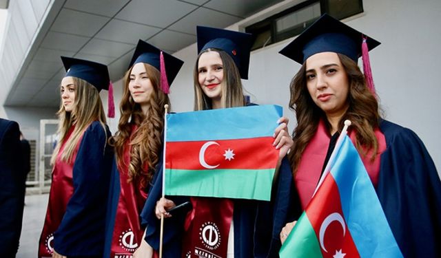 Anadolu Üniversitesi Bakü’de mezuniyet töreni düzenleyecek