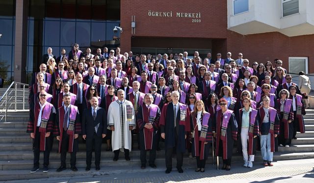 Anadolu Üniversitesi'nden 2025-2026 Akademik Yılı Açılışında görkemli tören