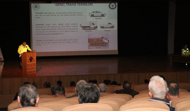 Fahri trafik müfettişleri bilgilendirildi