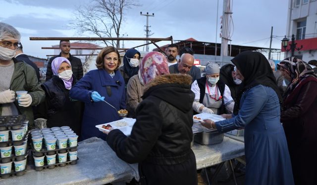 Büyükşehir'den 12 kırsal ilçeye iftar sofrası