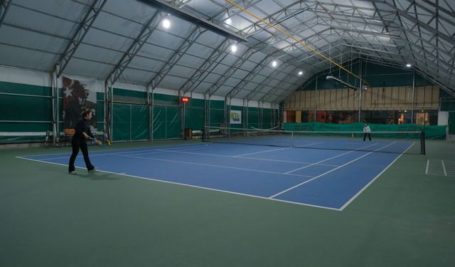 8 Mart Tenis Turnuvası başladı