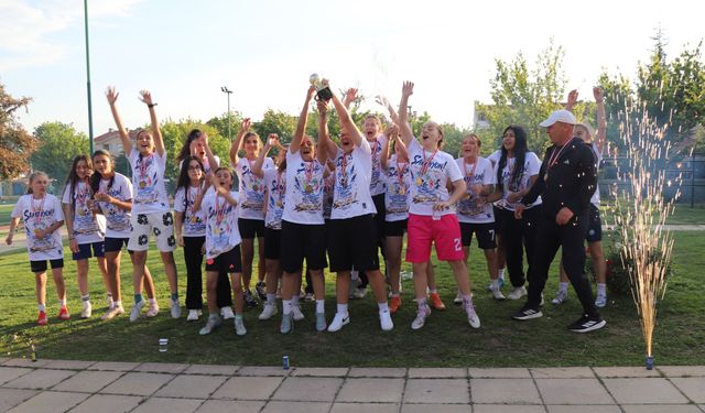 U15 Kızlar Kupası ilk şampiyonu Büyükşehir!