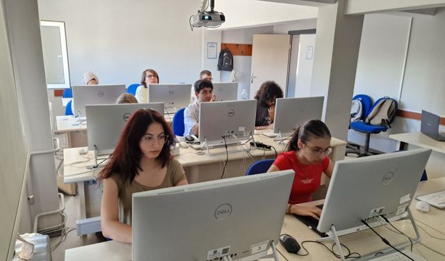 ESMEK Yaz Okullarında gençler yeteneklerini keşfetti