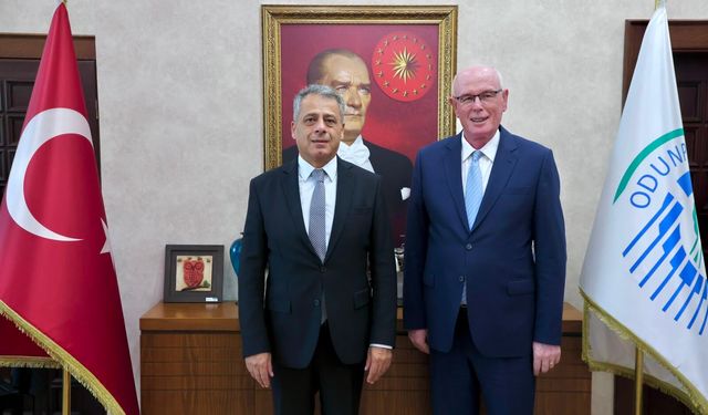 Odunpazarı Kaymakamı Ahmet Hikmet Şahin, Başkan Kurt'u ziyaret etti