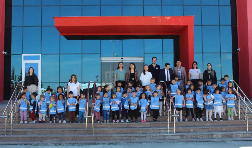 Es Çocuk Evi'nin minikleri 112'yi keşfetti