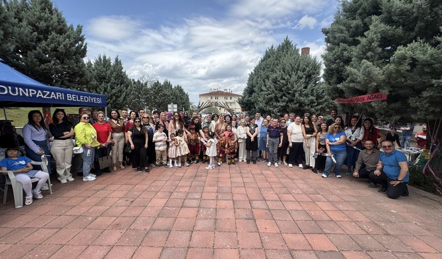 Anneler Günü kutlamasında kalpler buluştu!