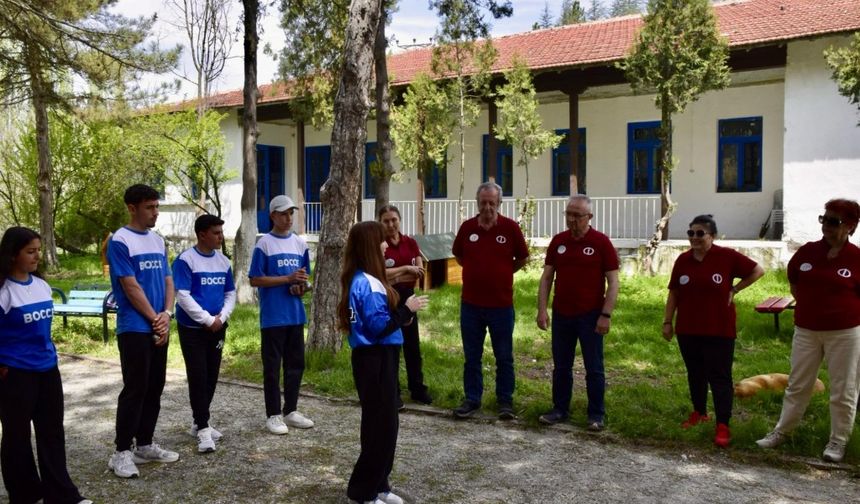 Bocce farklı kuşakları buluşturdu