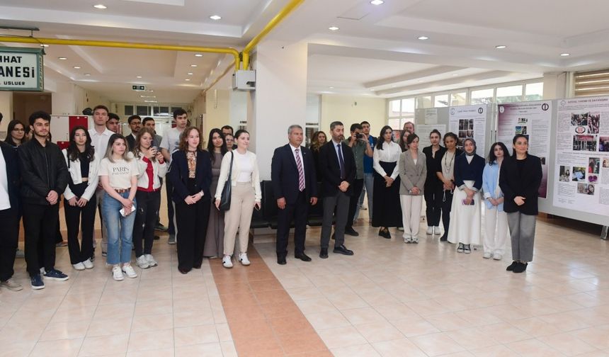 Eczacılık Fakültesinde “Topluma Hizmet Uygulamaları” sergi açıldı