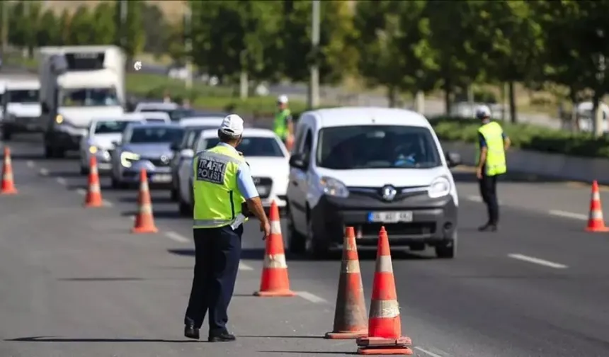 Sürücülere sıkı denetim! 10 bin 402 adet trafik cezası uygulandı