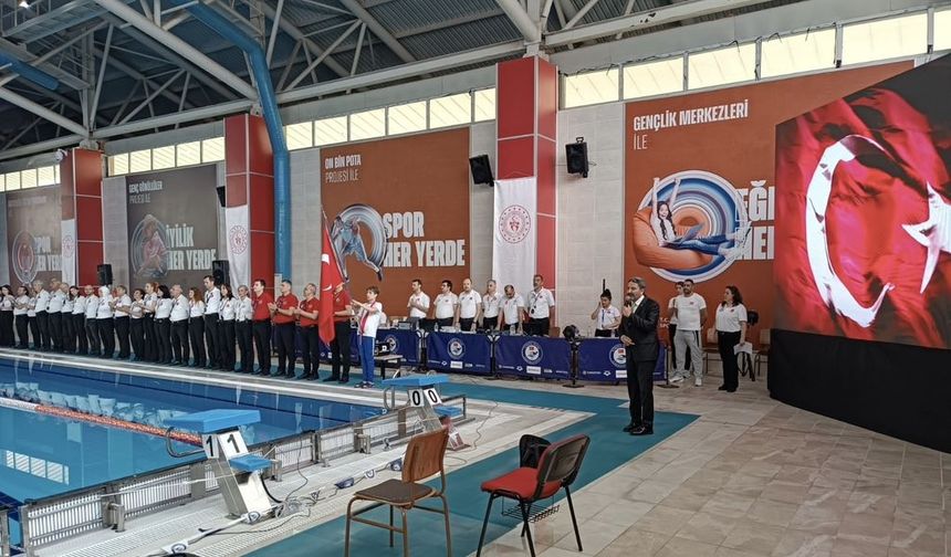 627 sporcu Ulusal Gelişim Ligi Başlangıç Kulvarı'nda kulaç atıyor